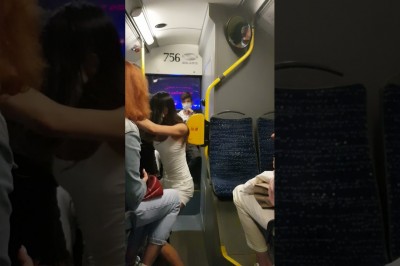 Strażnicy miejscy kontra właścicielka psa. Siłą ją wyciągnęli z autobusu 