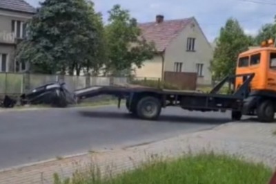 Mistrz wyciągania Passata z rowu, czyli profesjonalna pomoc drogowa