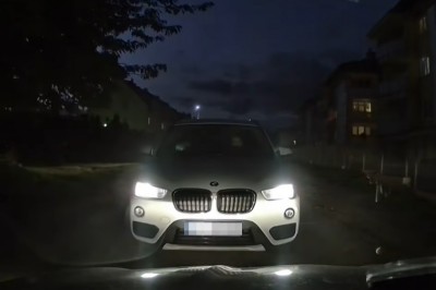 Piękny pokaz buractwa kobiety za kierownicą BMW