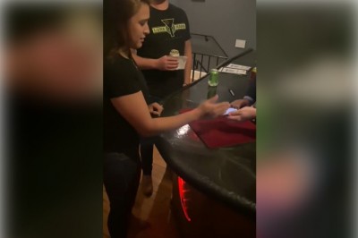 O mało na zawał nie zeszła. Konkretny żart z pająkiem 