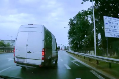 Gościa z Mercedesa srogo poniosło na S8 w Warszawie