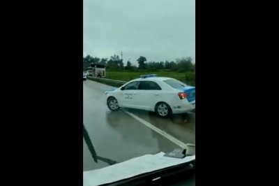 Gość rozwalił system swoim „parkowaniem” po wypadku