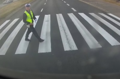 Kiedy myślisz, że przelecisz na „żółtym”, ale zatrzymuje Cię dziadek