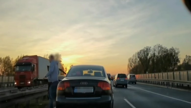 Wyhamował cały lewy pas, żeby sprawdzić swoje auto