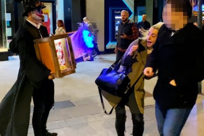 Straszenie przypadkowych ludzi z pozoru zwyczajnym pudełkiem