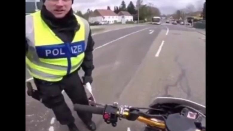 Jak uniknąć kontroli drogówki? Motocyklista wpadł na fajny pomysł