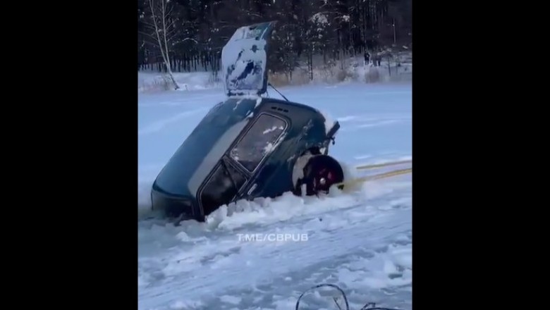 Chcieli wyciągnąć auto z jeziora. Teraz nadaje się tylko na złom 