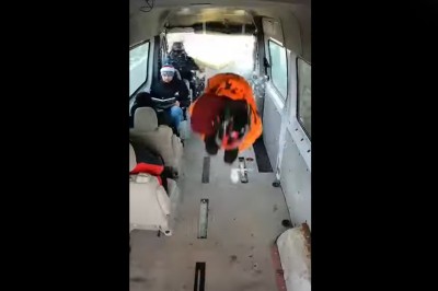 Wleciał do auta przy prędkości 80 km/h. Superman jakiego jeszcze nie widzieliście