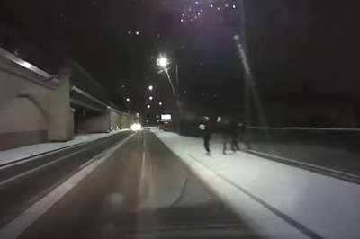 Rzucali bryłami śniegu w przejeżdżające auto - Gorzów Wlkp.