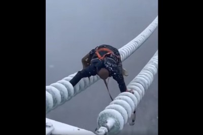 Wysoko, ślisko i pod napięciem. To na pewno nie praca dla każdego