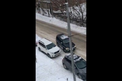 Kiedy wkurzysz sąsiada, bo zastawiłeś mu wjazd na jego posesję