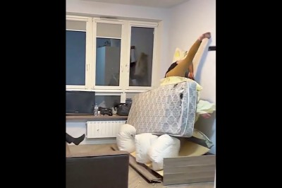 Kiedy współlokatorzy fundują Ci konkretny lot po pokoju