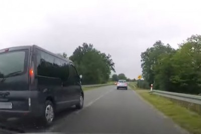 Szybka karma dla kierowcy w busie za wyprzedzanie na czołówkę 