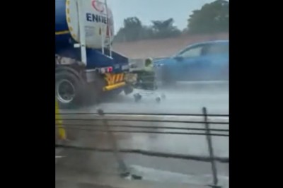 Ziomek w koszyku sklepowym podczepił się do ciężarówki 