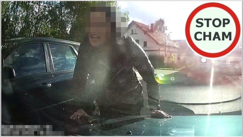 Kopała w auto i waliła pięściami. Czyli spotkanie z kobietą na moście 