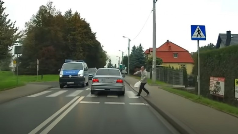 Ucieczka po potrąceniu pieszego na pasach, wszystko na oczach policji