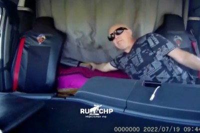 Kiedy kierowcy TIRa zachce się jeść, ale nie chce mu się zatrzymać 