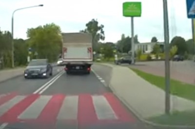 Ciężarówką o mało nie wjechał w pieszego na pasach