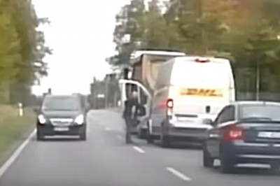 Kierowca TIRa kontra kurier, czyli spotkanie przy wyprzedzaniu 