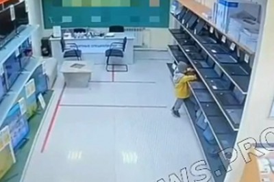 Kiedy nie przypilnujesz dziecka w sklepie z laptopami