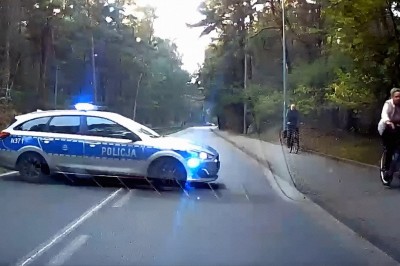 Jechał na czołówkę z policją. Szybko za nim zawrócili
