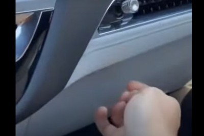 Czy to już nie przesada? Otwieranie schowka w aucie Cadillac