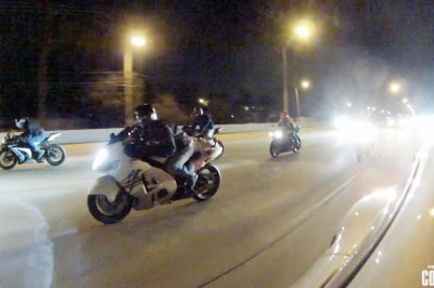 Kierowca 1200-konnego Porsche daje niezłą lekcję motocyklistom