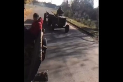 Kiedy we wiosce urządzacie sobie wyścigi traktorów 