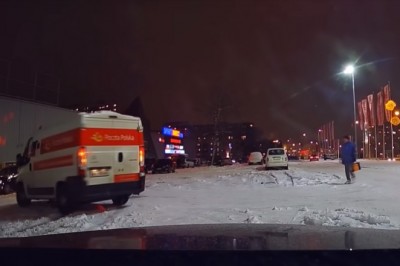 Kiedy Ci się nudzi i zaczynasz driftować firmowym busem