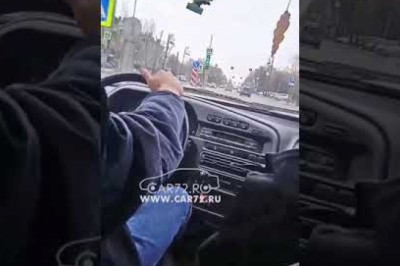 Chciał się popisać swoją jazdą po mieście, czyli szybka przesiadka na autobus.