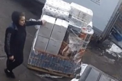 Mistrzowski rozładunek busa. Weź to wytłumacz swojemu szefowi