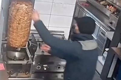 Kiedy w kebabie chcesz zwinąć mięso z rusztu i prawie Ci się udaje