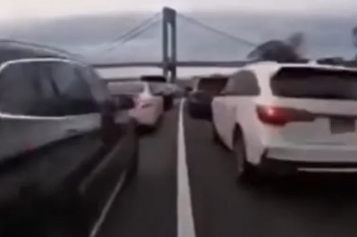 Kiedy pędzisz motocyklem w korku i trafiasz na policjanta