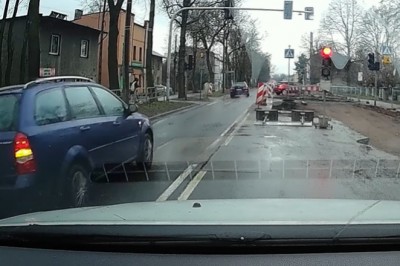 Szybka kara za jazdę na czerwonym świetle na „wahadle”