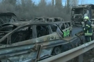 Nagranie z karambolu na Węgrzech, gdzie zderzyło się ponad 40 pojazdów