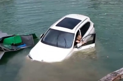 Pozbył się swojego BMW w kilka chwil, bo wbił zły bieg