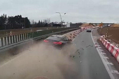 Pod wpływem alkoholu wjechał BMW w zapory na S8