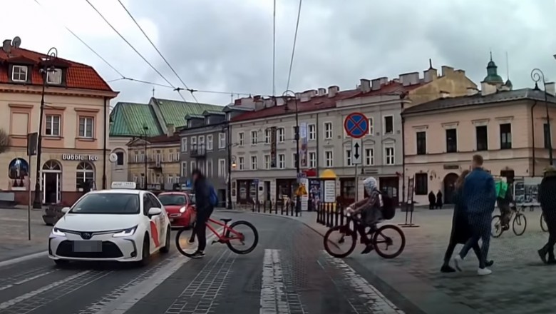 Szybka nauczka dla rowerzystów za jazdę rowerami na przejsciu