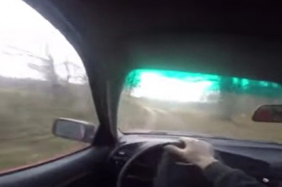 Zabawa autem na polskiej wsi, czyli finał z dachowaniem