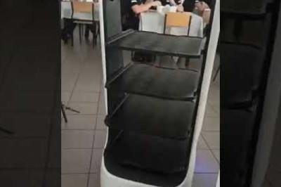 Policjanci kręcą bekę z robota na policyjnej stołówce