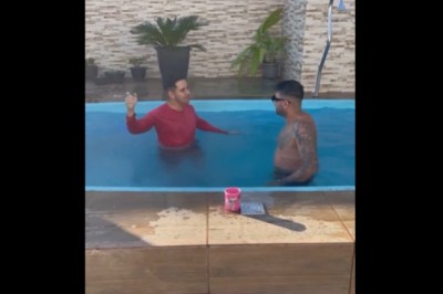 Kiedy kumpel zaprasza na drinka w basenie i mówisz, że zaraz będziesz