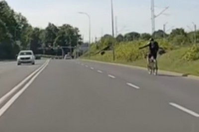 Rowerzysta wymyślił sobie przepisy i jeszcze ma pretensje