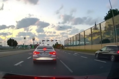 Pirat drogowy z taksówki pochwalił się swoją jazdą w internecie