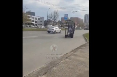 Kiedy nie możesz się doczekać autobusu więc odjeżdżasz przystankiem