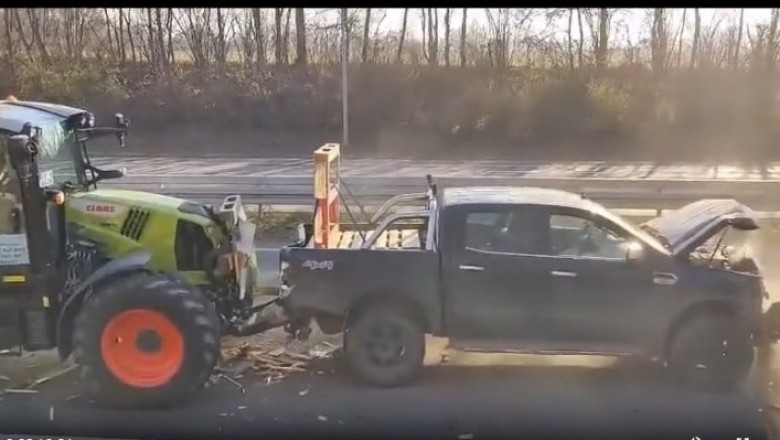 Gdy bardzo się spieszysz na protest swoim ciągnikiem