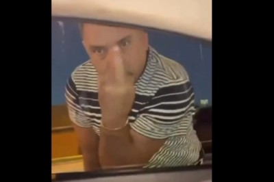 Drogowy kozak pożałował, że wyszedł z auta