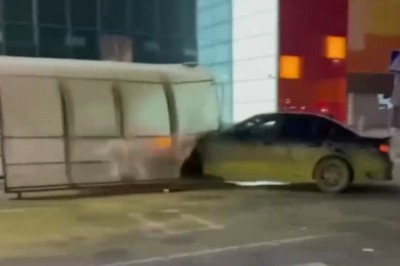 Mistrz driftu w BMW pokazuje swoje żenujące umiejętności