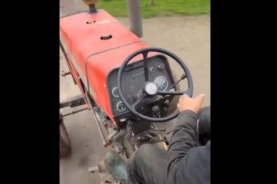 Kiedy utkniesz w błocie jadąc do rolnika z jego paczką