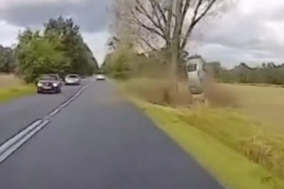 Dachowanie efektem wyprzedzania tuż przez zakrętem