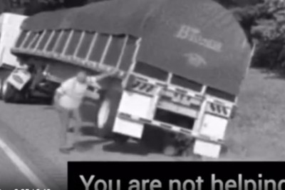 Powiedziała mu, że nie pomaga. Od razu pożałowała swoich słów